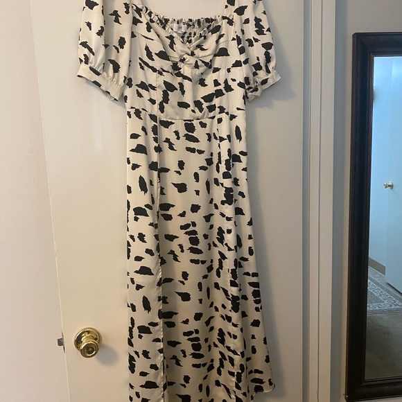 Stunning Spring Dress! - Picture 5 of 8